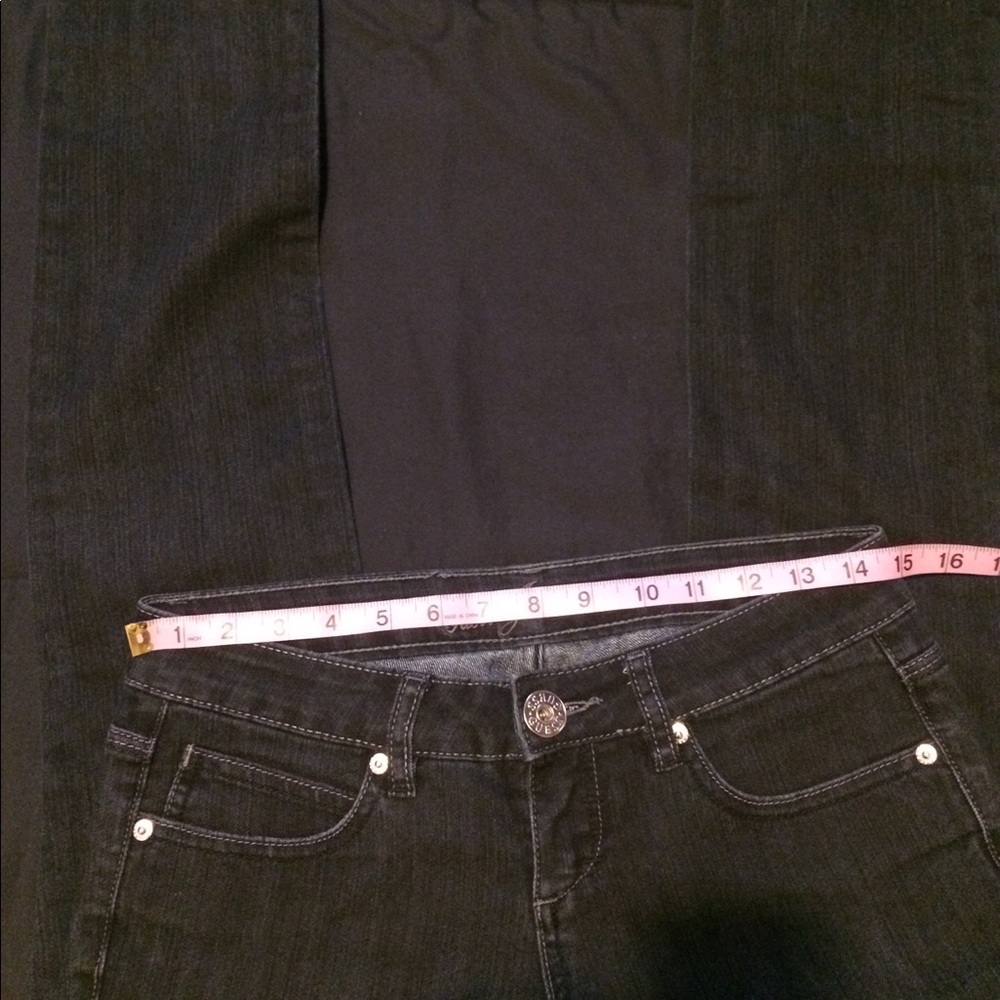 GUESS - Picture 2 of 6